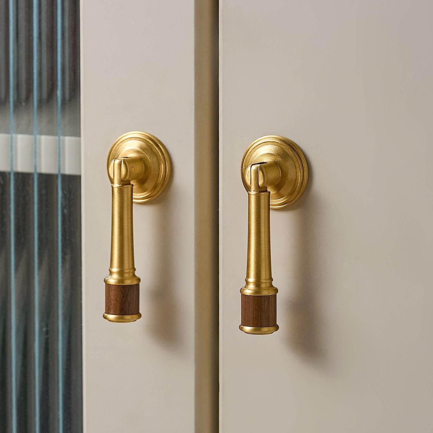 Vintage Luxury Single Hole Brass Drawer Pull